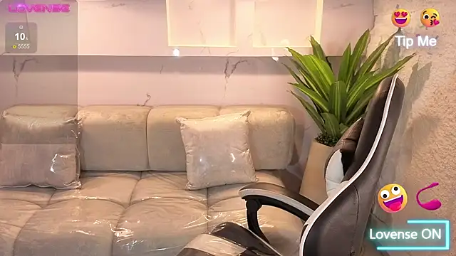 Snapshot of scarlett_smith_tp chatting on November 18, 2025, 12:41 pm scarlett smith tp online show from November 18, 2025, 12:41 pm