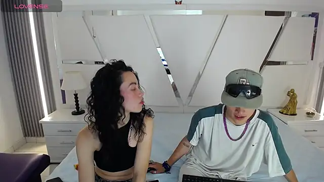 oblivionlove online show from March 30, 2026, 10:11 pm