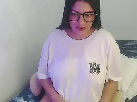 ImSweetLips online show from October 4, 2025, 10:00 pm