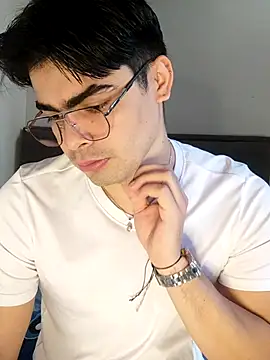 Mason grey online show from November 19, 2025, 1:11 pm