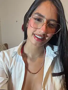 Julieta Duque online show from March 4, 2026, 2:41 am