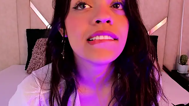 Bella Ross  online show from November 19, 2025, 3:17 am