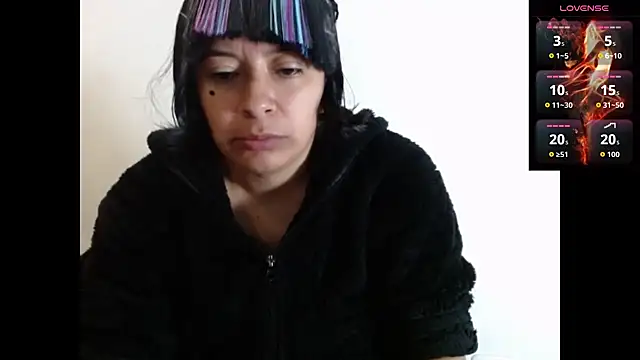 Acelinrose online show from September 29, 2025, 10:11 am