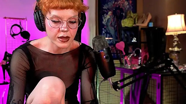 tacodeluxxxe online show from May 15, 2026, 10:52 pm