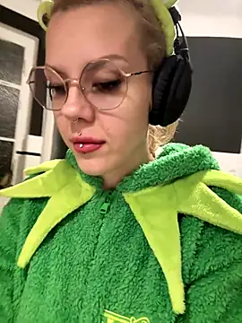 tacodeluxxxe online show from November 19, 2025, 7:03 pm