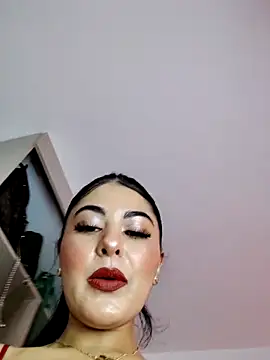 Snapshot of ValeNiitaLuv chatting on February 1, 2026, 4:33 am ValeNiitaLuv online show from February 1, 2026, 4:33 am