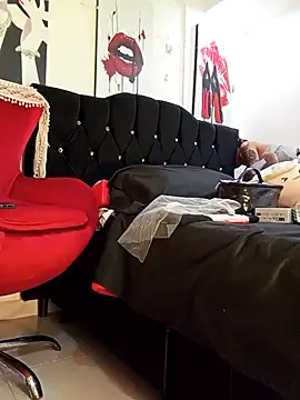 ValeNiitaLuv online show from October 16, 2025, 12:30 am