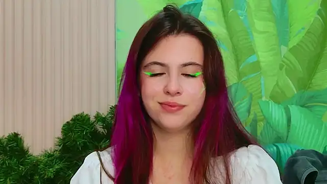 Snapshot of Akira_Halls chatting on December 21, 2025, 8:31 pm Akira Halls online show from December 21, 2025, 8:31 pm