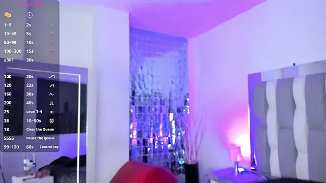 IsaDiiaz online show from October 8, 2025, 5:20 am