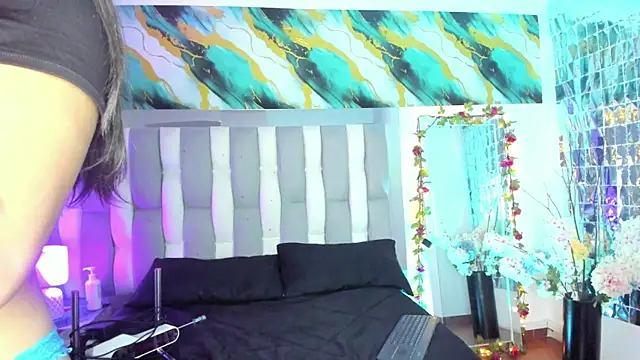 Snapshot of IsaDiiaz chatting on December 21, 2025, 5:09 am IsaDiiaz online show from December 21, 2025, 5:09 am