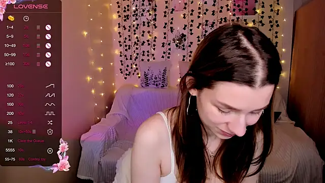 Snapshot of LinaBlossom_ chatting on November 22, 2025, 8:24 am LinaBlossom online show from November 22, 2025, 8:24 am