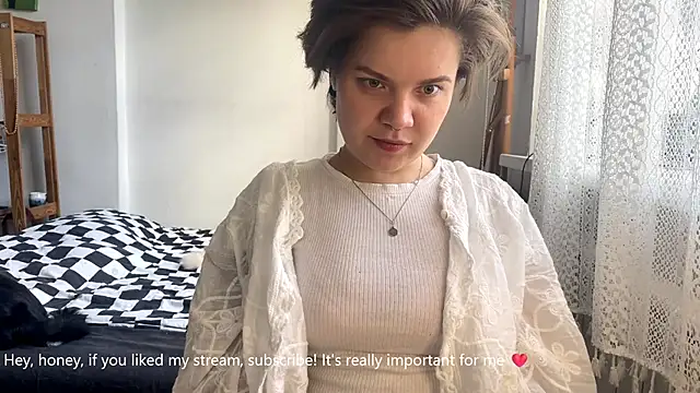 SabrinaFolts online show from September 27, 2025, 9:04 am