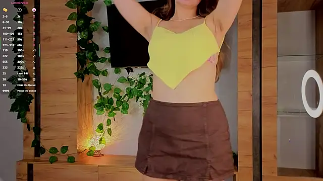 TiffanyBrooklin online show from September 25, 2025, 3:07 pm