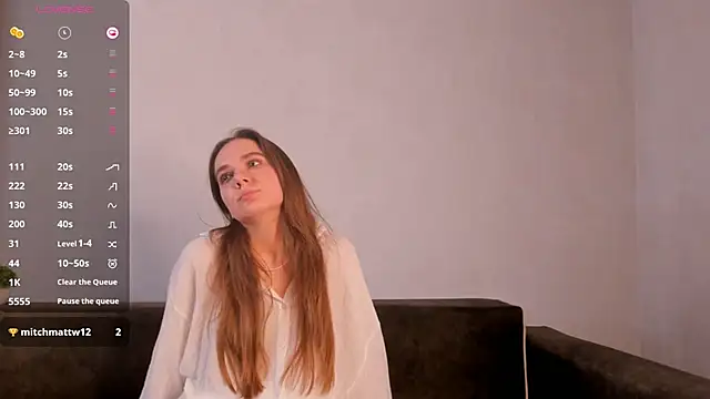 TiffanyBrooklin online show from October 5, 2025, 3:03 pm