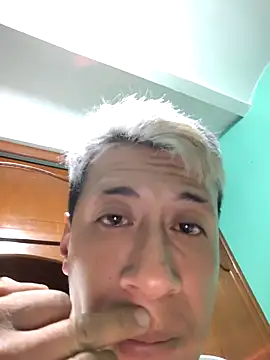 Carlos27hot online show from February 11, 2026, 7:52 am