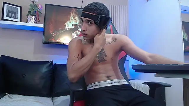 Snapshot of DEIV2_ chatting on November 25, 2025, 6:19 pm DEIV2 online show from November 25, 2025, 6:19 pm