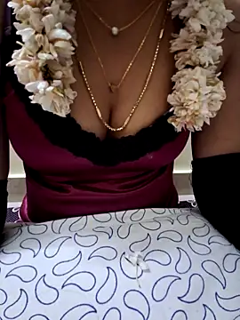 jasminetaml online show from October 14, 2025, 5:46 pm