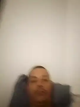 Snapshot of MaximoHall86 chatting on October 7, 2025, 4:02 am MaximoHall86 online show from October 7, 2025, 4:02 am