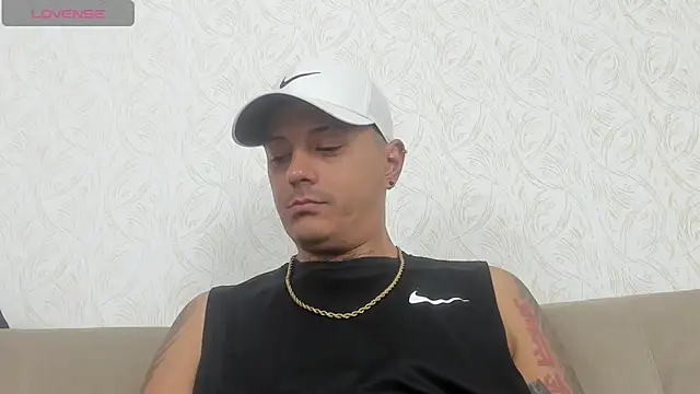 Snapshot of MaximoHall86 chatting on October 10, 2025, 12:06 pm MaximoHall86 online show from October 10, 2025, 12:06 pm