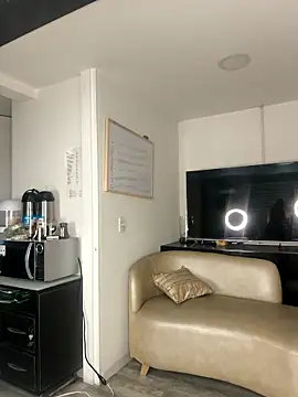 Alisson Stonee online show from April 28, 2026, 8:02 pm