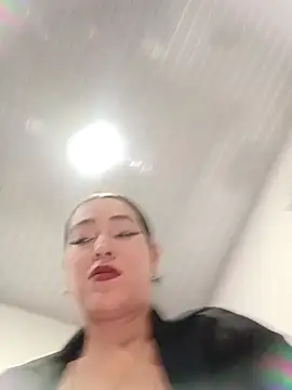 Snapshot of _Luna-1 chatting on October 24, 2025, 3:11 pm Luna-1 online show from October 24, 2025, 3:11 pm