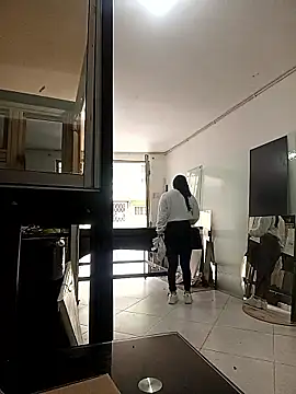 Snapshot of _Luna-1 chatting on October 10, 2025, 6:09 pm Luna-1 online show from October 10, 2025, 6:09 pm