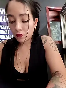 Snapshot of _Luna-1 chatting on November 12, 2025, 3:27 pm Luna-1 online show from November 12, 2025, 3:27 pm