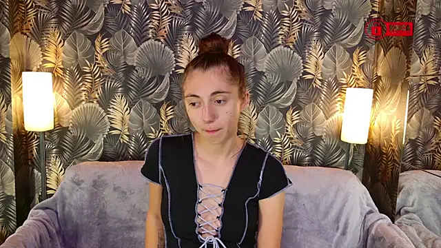 Snapshot of Charming_LIA chatting on October 9, 2025, 1:33 pm Charming LIA online show from October 9, 2025, 1:33 pm
