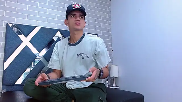 Snapshot of marcus_hans_ chatting on October 10, 2025, 12:28 pm marcus hans online show from October 10, 2025, 12:28 pm