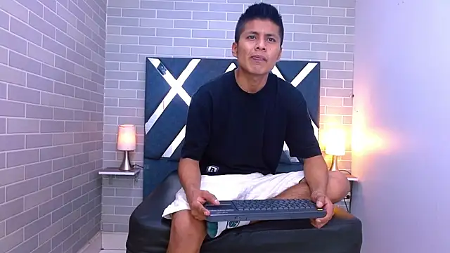 Snapshot of marcus_hans_ chatting on November 17, 2025, 6:34 pm marcus hans online show from November 17, 2025, 6:34 pm