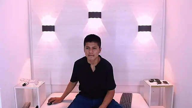 Snapshot of marcus_hans_ chatting on October 18, 2025, 12:29 pm marcus hans online show from October 18, 2025, 12:29 pm