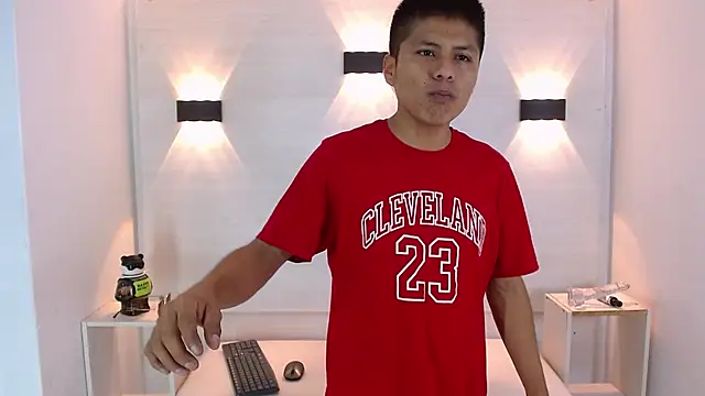 Snapshot of marcus_hans_ chatting on October 17, 2025, 12:40 pm marcus hans online show from October 17, 2025, 12:40 pm