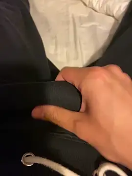 big dick horny boy online show from September 24, 2025, 9:43 pm