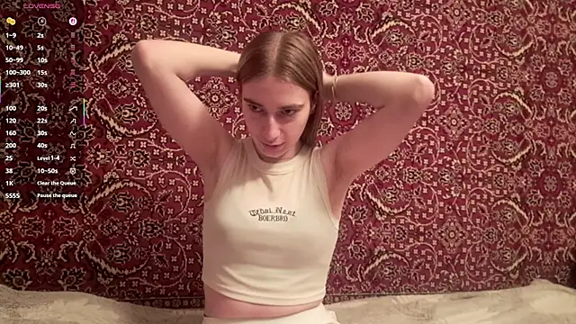 ivetabloom online show from November 25, 2025, 7:25 pm