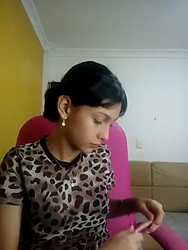 xoxo milk online show from October 9, 2025, 2:50 pm