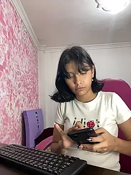 xoxo milk online show from February 6, 2026, 9:33 pm