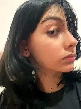 xoxo milk online show from November 23, 2025, 7:24 pm