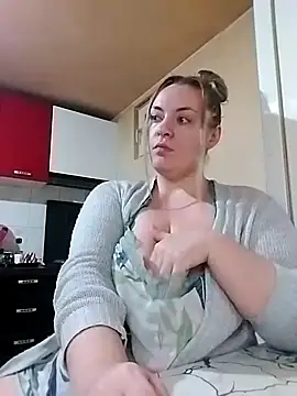 Mommygetnaughty online show from November 28, 2025, 10:43 pm