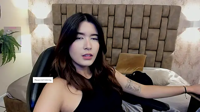 emiilyy cute online show from September 29, 2025, 12:11 pm