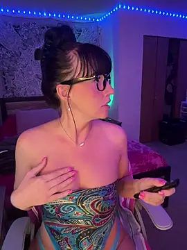 Snapshot of MaciiMayy chatting on February 20, 2026, 1:46 am MaciiMayy online show from February 20, 2026, 1:46 am