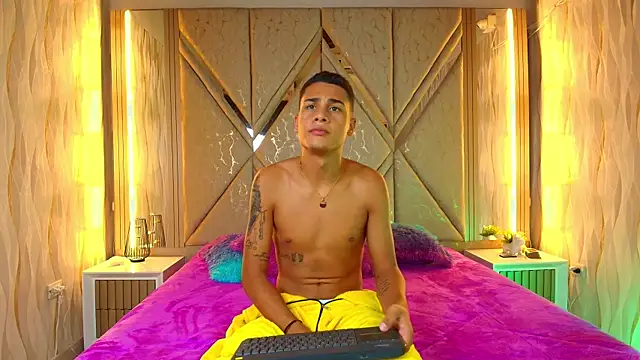 Twink davidxx online show from September 27, 2025, 7:42 pm