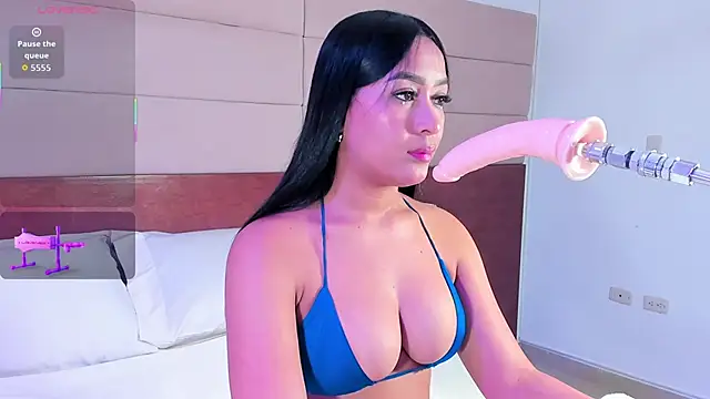 yailin 07 online show from October 8, 2025, 7:47 pm