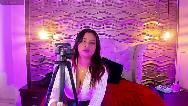 TahiyaMuley  online show from October 2, 2025, 6:55 pm