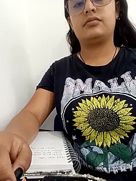 TahiyaMuley  online show from November 5, 2025, 8:45 pm