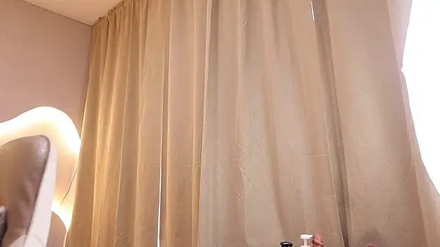 Snapshot of kehlannis_ chatting on October 15, 2025, 8:28 pm kehlannis online show from October 15, 2025, 8:28 pm