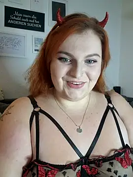 Chrissiosaurus online show from October 31, 2025, 5:09 pm