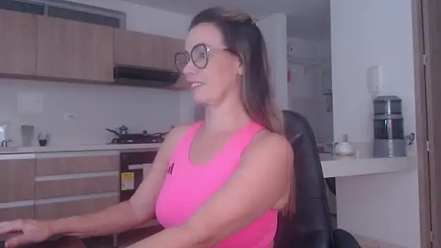 LovePaula online show from March 20, 2026, 11:28 pm