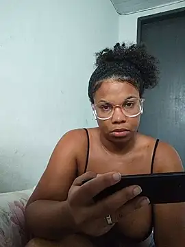 Snapshot of PrettahSantos chatting on July 29, 2026, 9:52 am PrettahSantos online show from July 29, 2026, 9:52 am