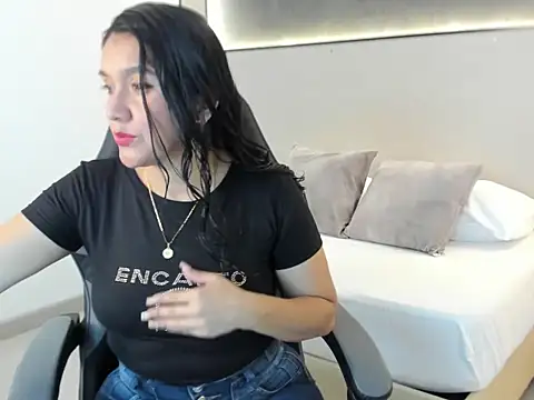 Snapshot of zoee_zi chatting on September 27, 2025, 6:58 pm zoee zi online show from September 27, 2025, 6:58 pm