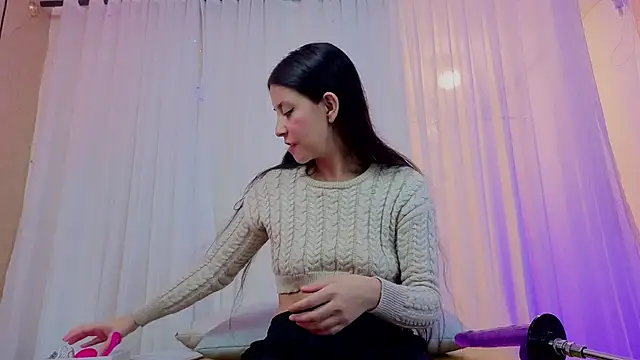 yliria010 online show from October 10, 2025, 4:13 am